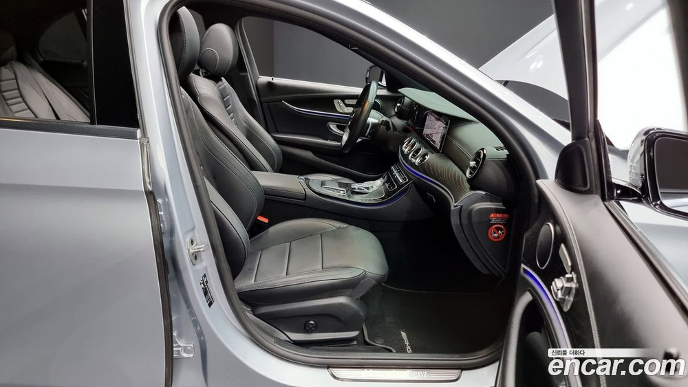Mercedes-Benz E-Class W213 E220d 4MATIC AMG Line (10.2020)