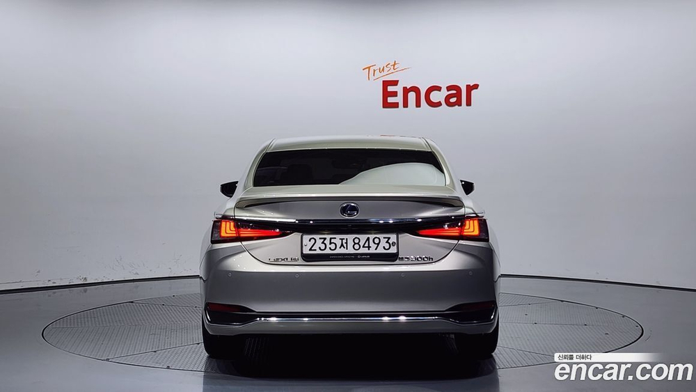 Lexus ES300h 7 Generation Executive (09.2019)