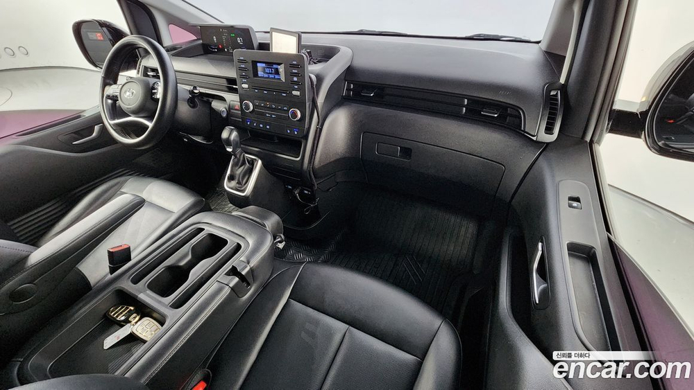 Hyundai Staria Cargo 3-х местный (06.2021)