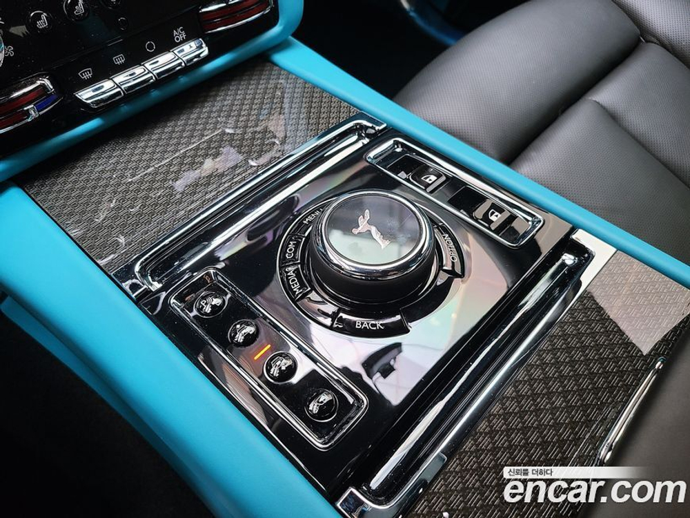 Rolls-Royce Ghost 2 Generation 6.7 V12 Черный Badge (07.2022)