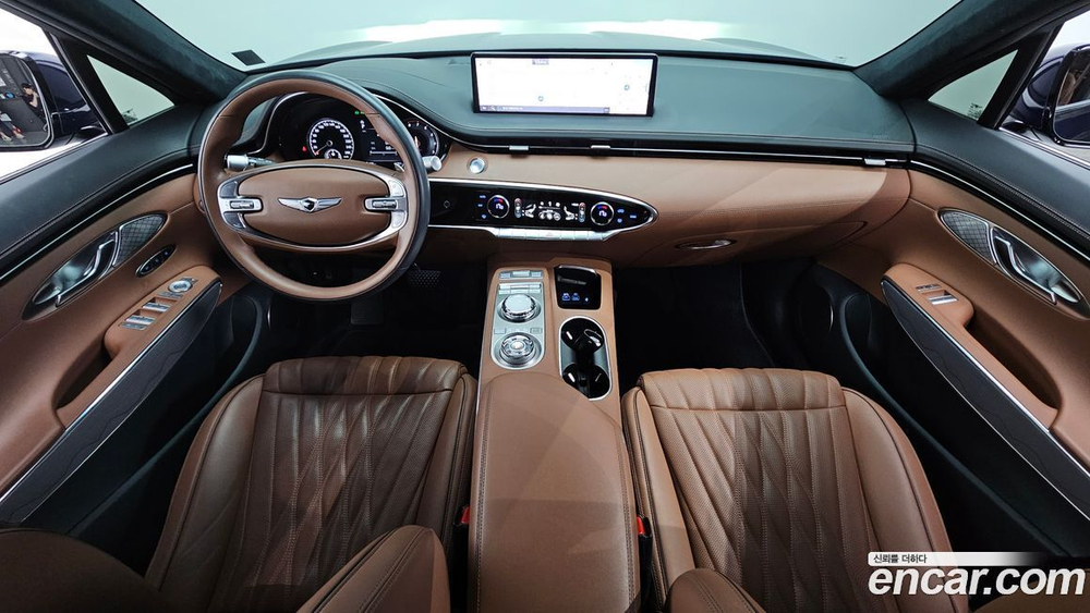 Genesis GV70 2.5T Бензин 2WD (08.2021)