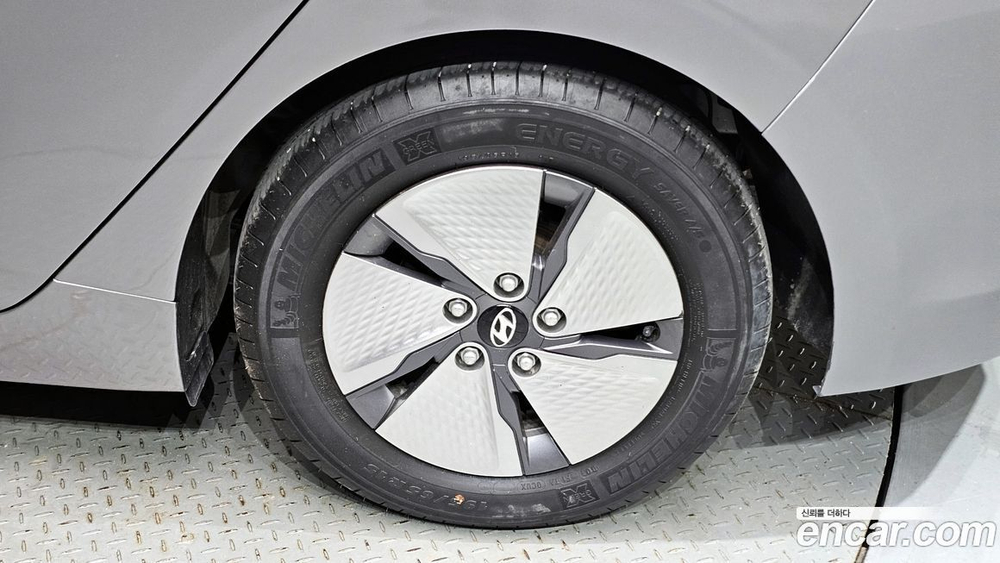 Hyundai The New Ionic Hybrid 1.6 HEV (09.2019)