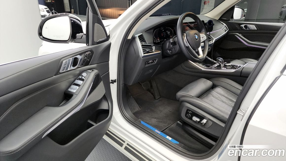 BMW X7 (G07) xDrive 40d Design Pure Excellence 6-и местный (08.2022)