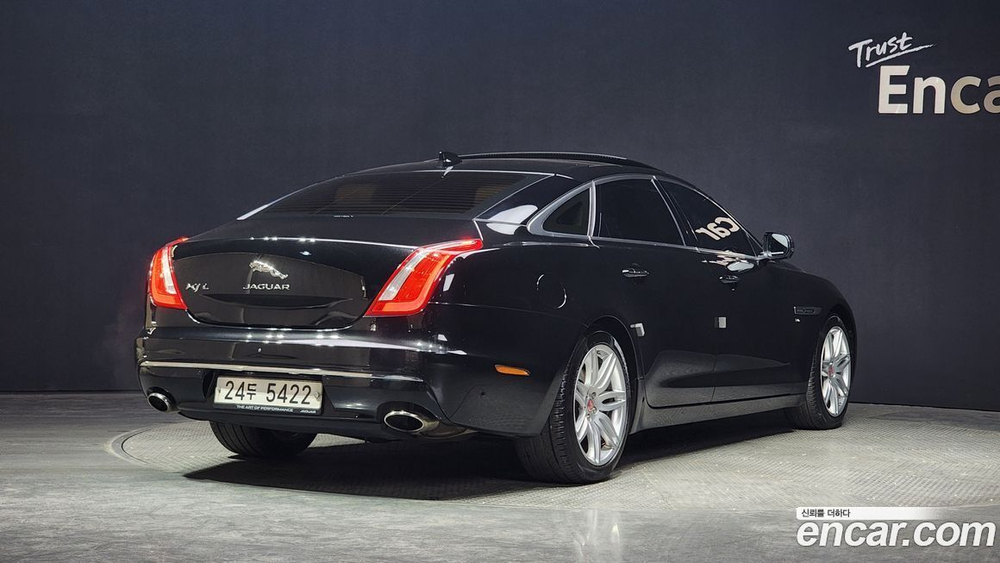 Jaguar All New XJ 3.0 SC AWD Portfolio LWB (08.2019)