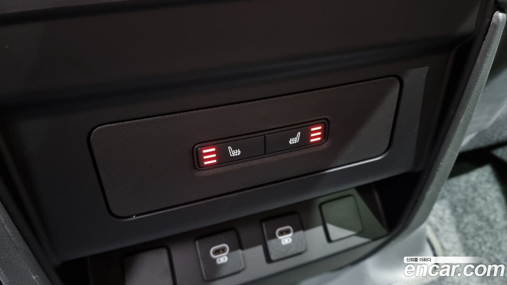 Land Rover Defender (L663) 110 D250 SE (09.2022)