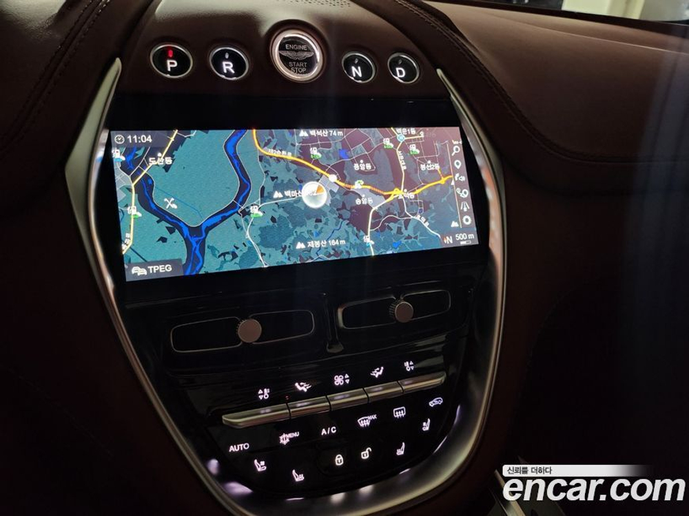 Aston Martin DBX 4.0 V8 (11.2020)