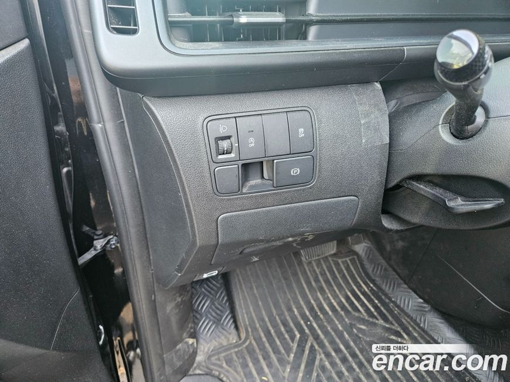 Hyundai Staria Cargo 3-х местный (02.2023)
