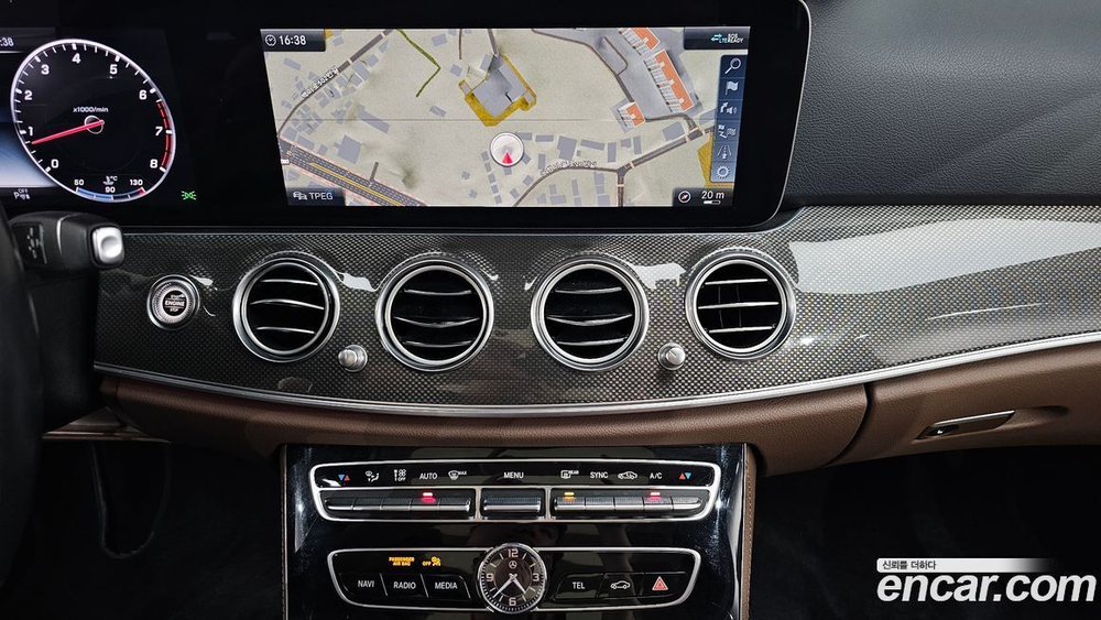 Mercedes-Benz E-Class W213 E300 4MATIC AMG Line (01.2020)