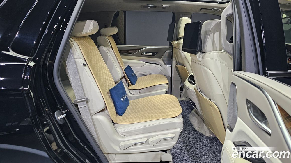 Cadillac Escalade 5 Generation 6.2 (12.2023)