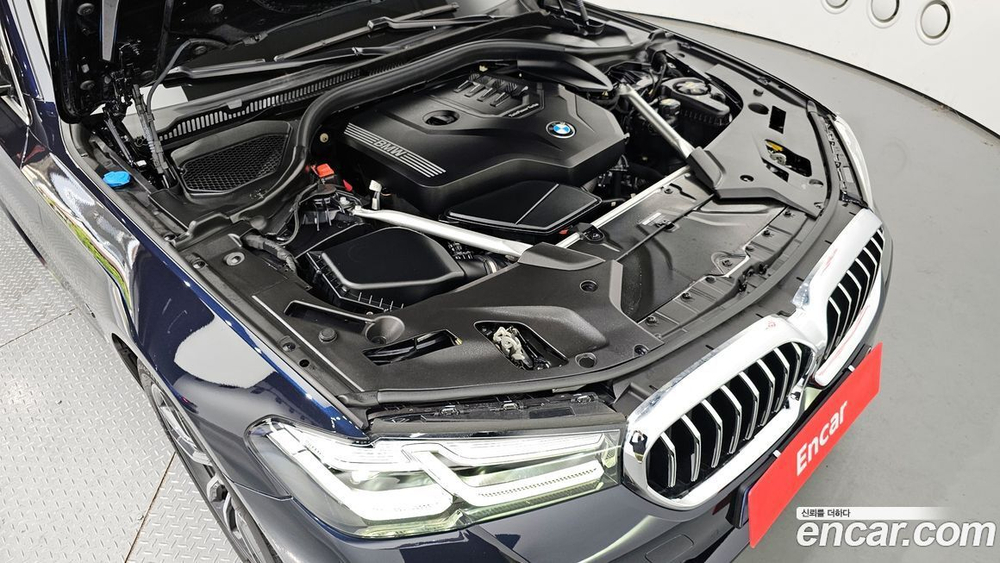 BMW 5 Series (G30) 520i M Sports (10.2021)