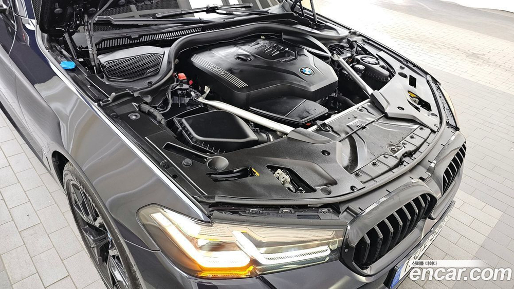 BMW 5 Series (G30) 530i xDrive M Sports (08.2022)