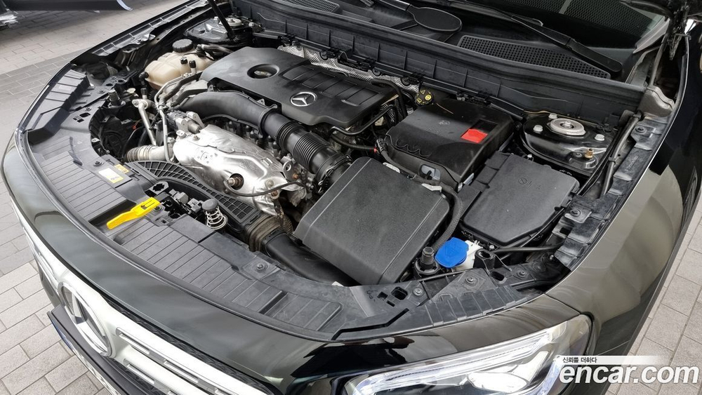 Mercedes-Benz GLB-Class X247 GLB220 (08.2021)