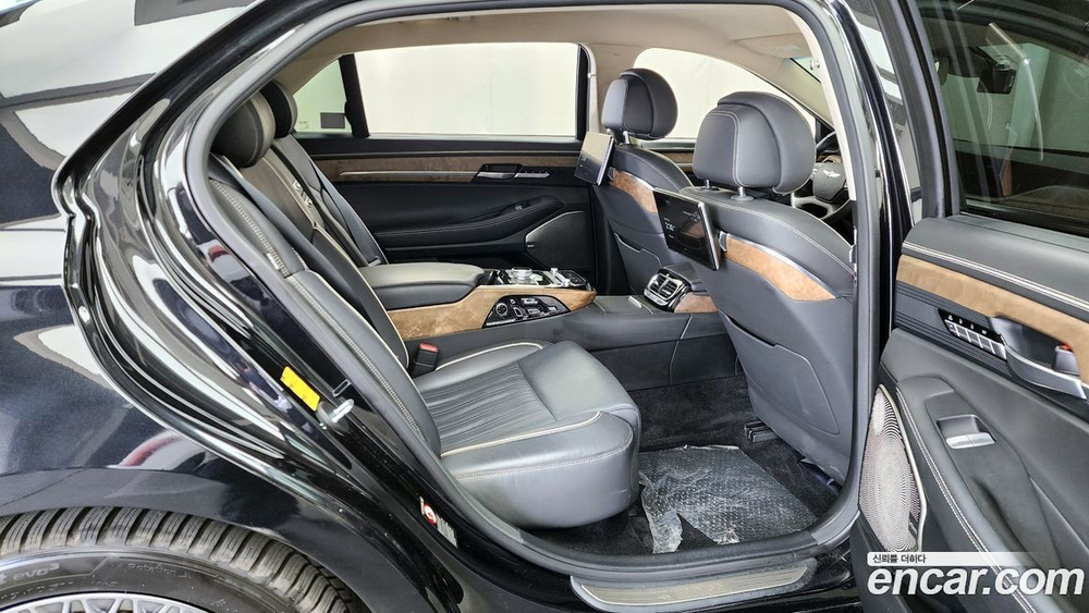 Genesis G90 3.8 AWD (03.2020)