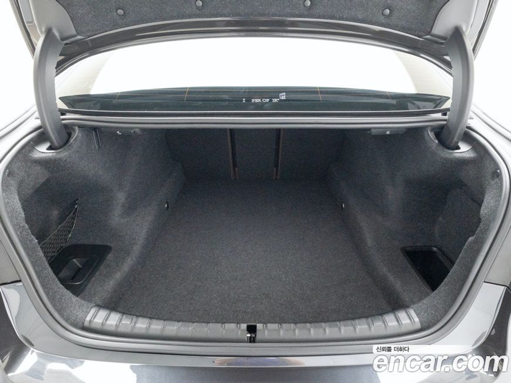 BMW 5 Series (G30) 530i Luxury (04.2021)