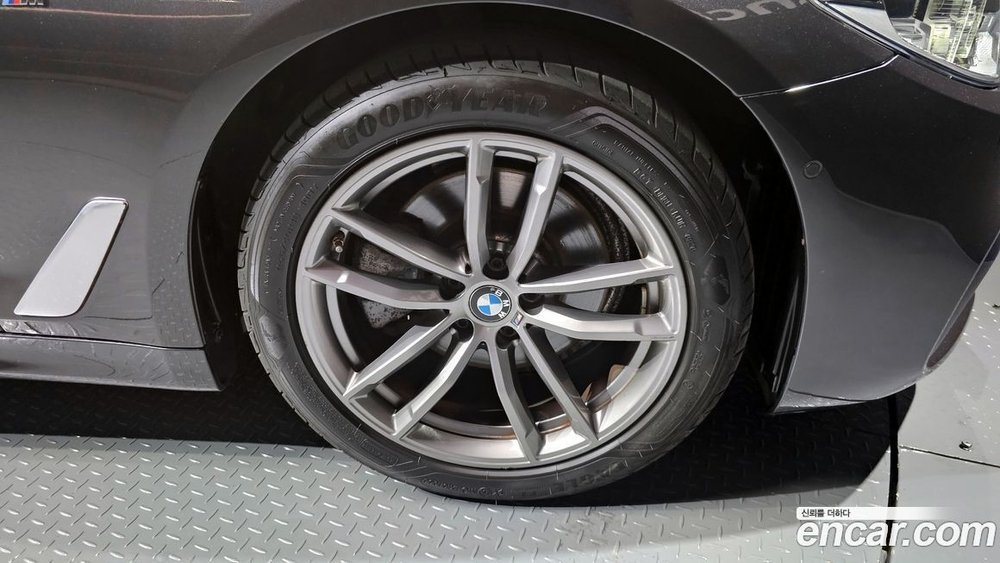 BMW 5 Series (G30) 520d M Sports Plus (01.2020)