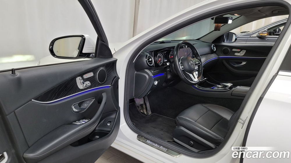 Mercedes-Benz E-Class W213 E220d Avangarde (08.2020)
