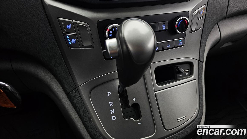 Hyundai The New Grand Starex Van 3-х местный (06.2020)