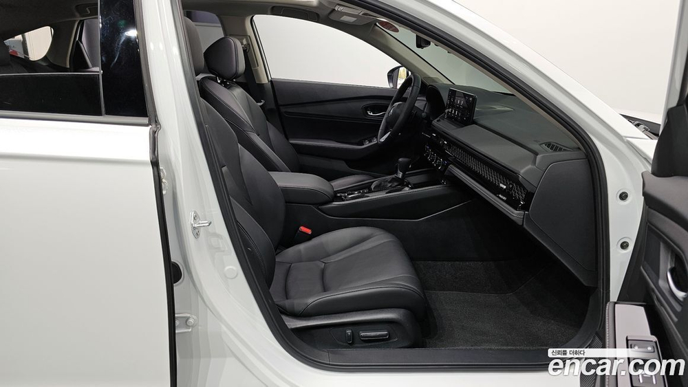 Honda Accord 11 Generation 2.0 Hybrid Touring (12.2023)