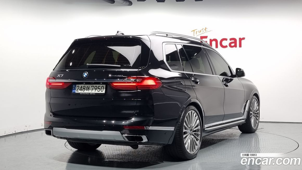 BMW X7 (G07) xDrive 40i Design Pure Excellence 7-и местный (07.2021)