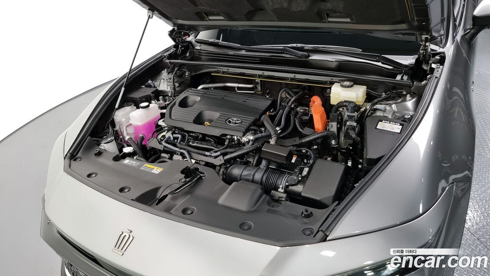 Toyota Crown Crossover 2.5 4WD Hybrid (05.2024)