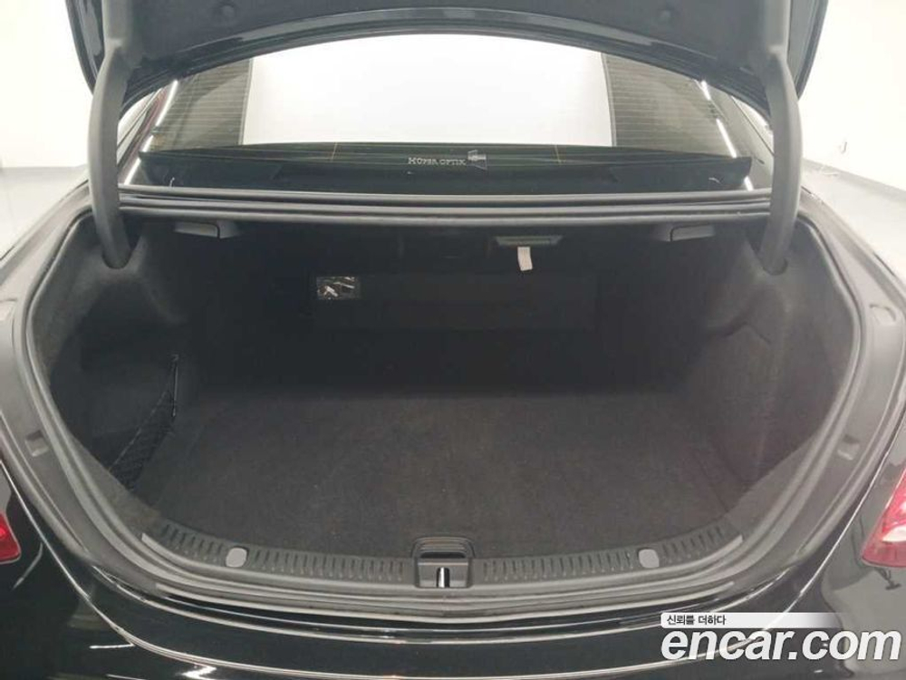 Mercedes-Benz E-Class W213 E300 4MATIC AMG Line (01.2020)