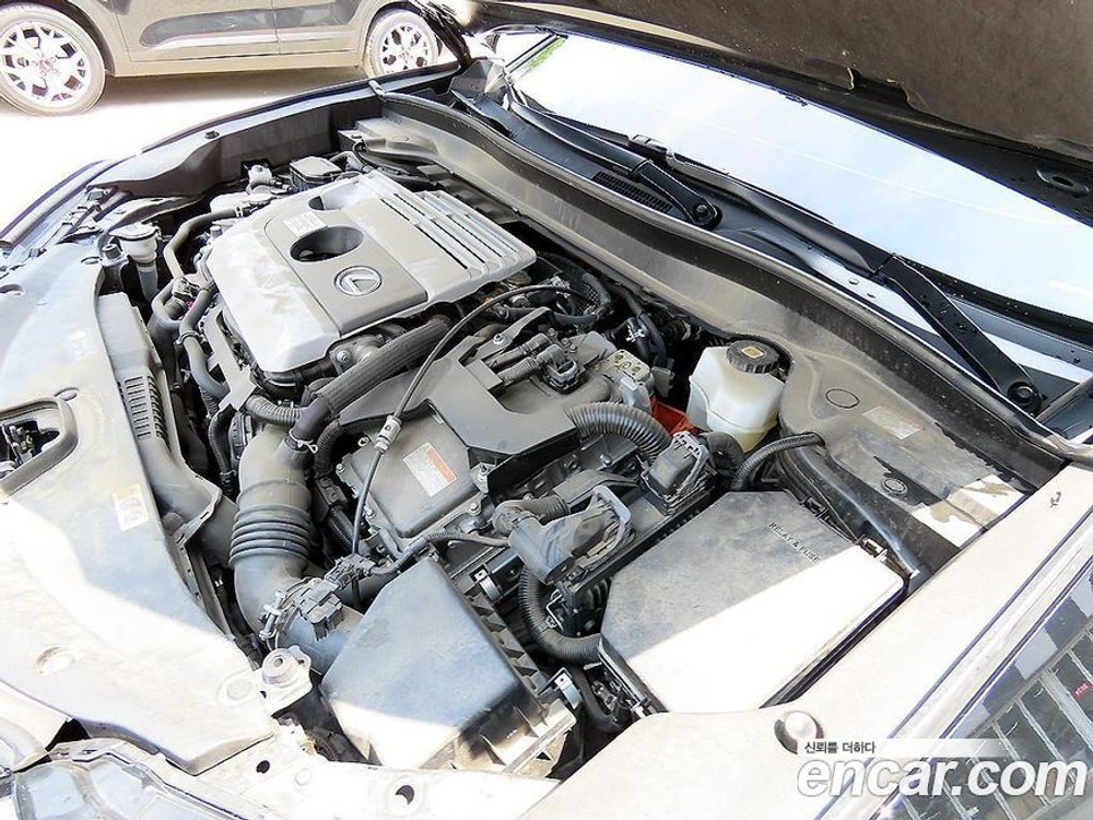 Lexus UX250h 2.0 2WD (09.2020)