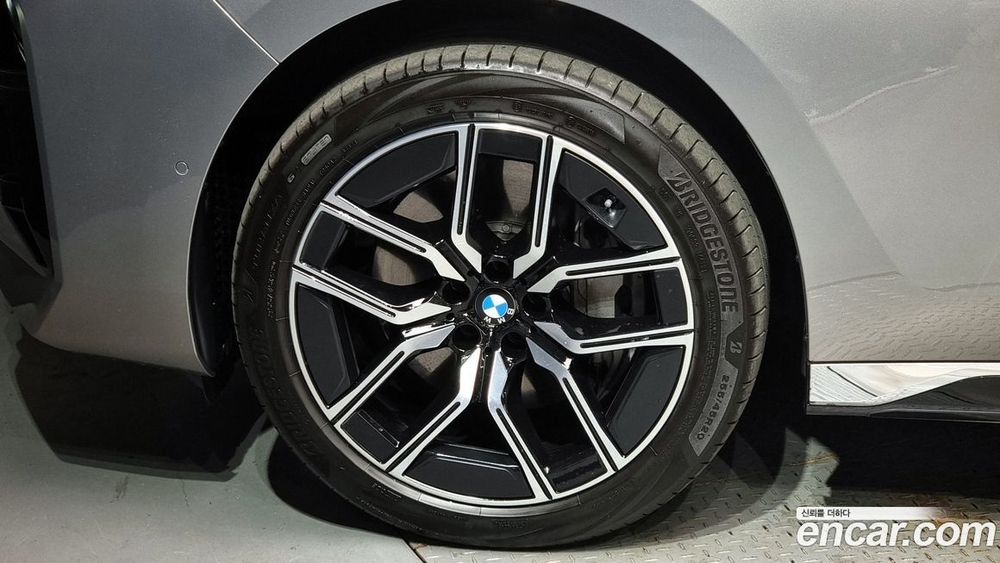 BMW 7 Series (G70) 740i sDrive M Sports (06.2023)