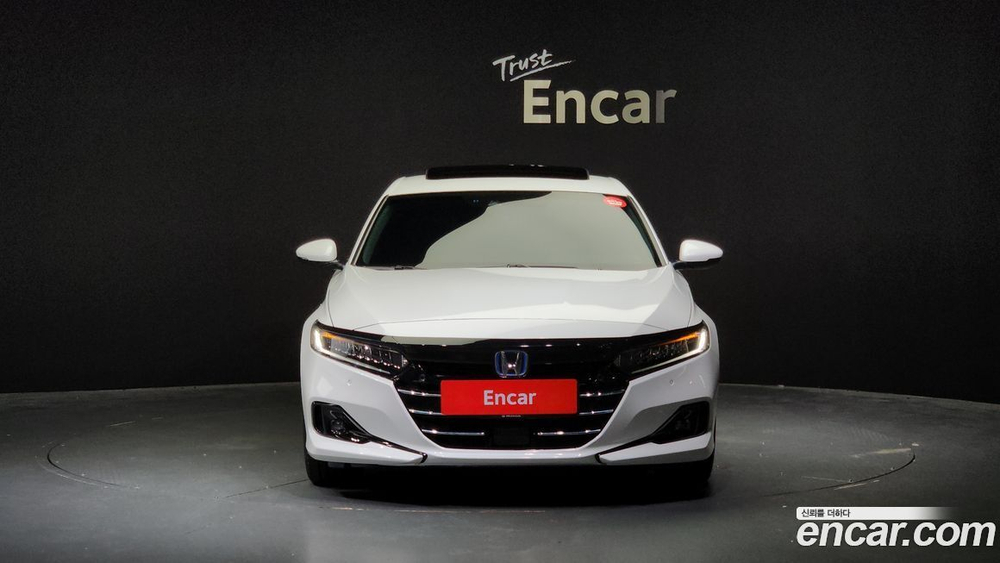 Honda Accord 10 Generation 2.0 Hybrid Touring (11.2021)