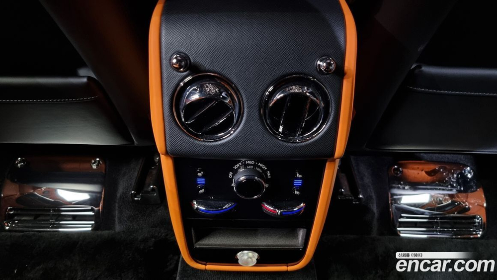 Rolls-Royce Cullinan 6.7 V12 Черный Badge (04.2023)