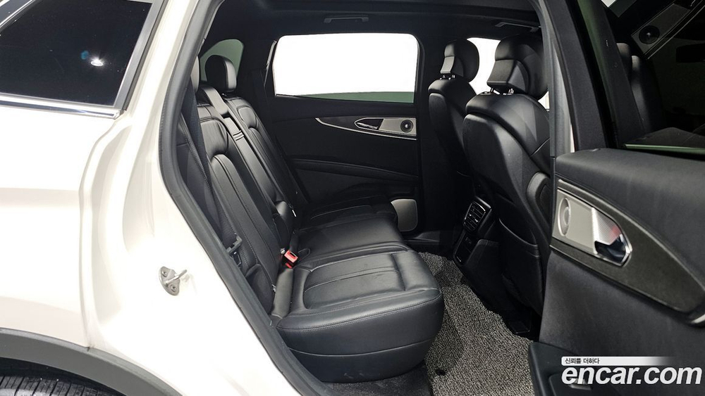 Lincoln Nautilus 2.7 Reserve AWD (12.2019)