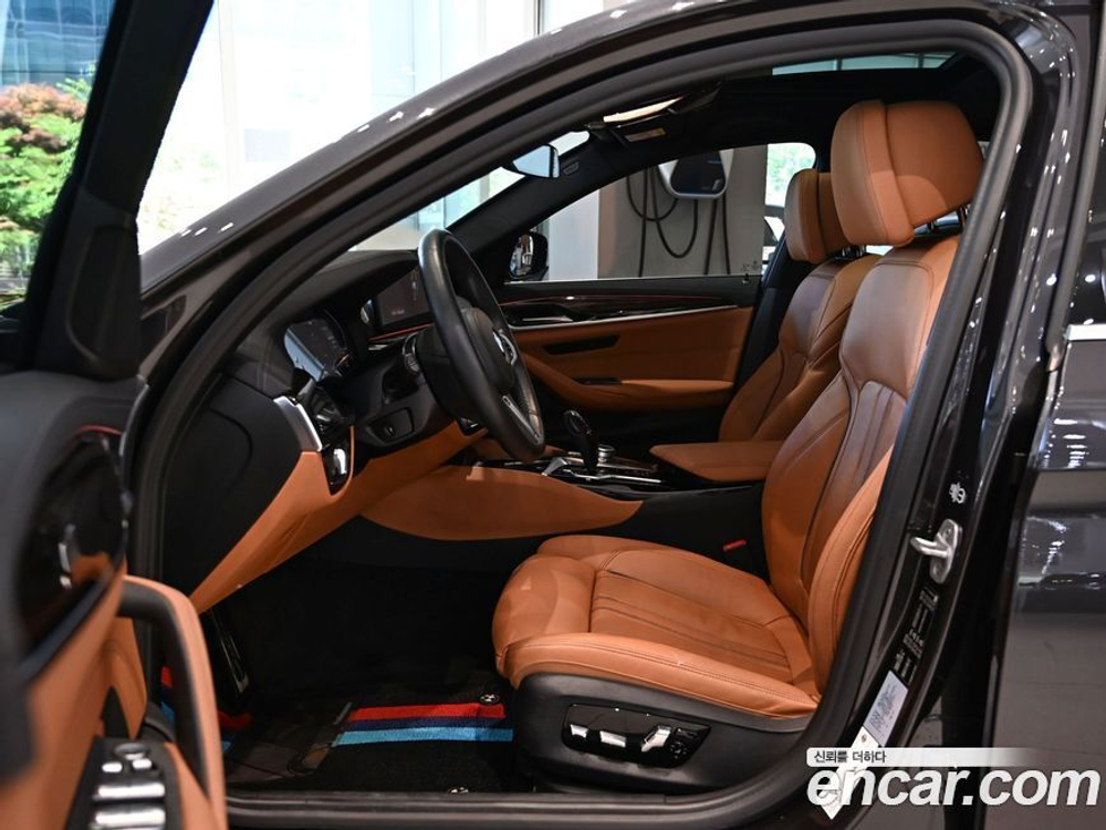 BMW 5 Series (G30) 520i M Sports (12.2020)