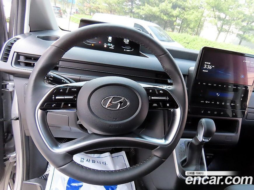 Hyundai Staria Cargo 3-х местный (10.2022)