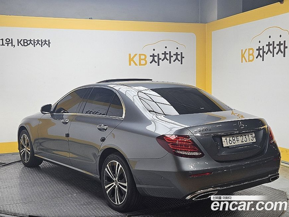 Mercedes-Benz E-Class W213 E220d Avangarde (07.2020)