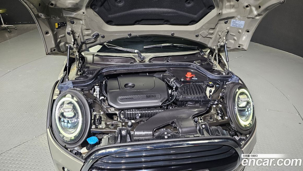 Mini Cooper 5 дверей Basic (08.2020)