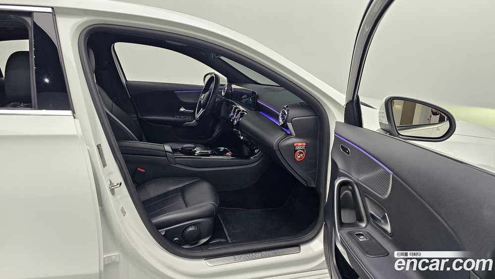 Mercedes-Benz A-Class W177 A220 Hatchback (09.2022)