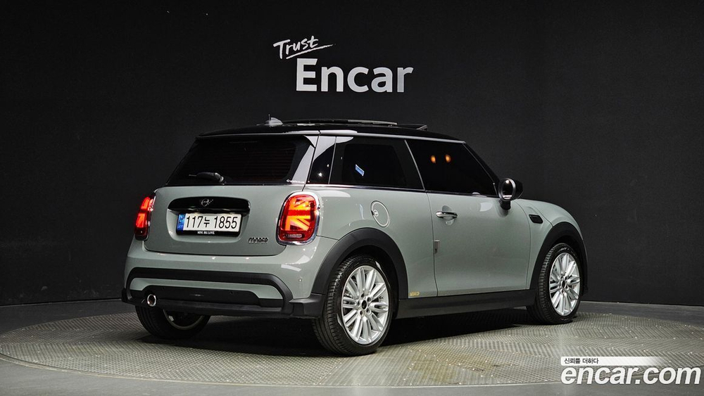Mini Cooper Classic Plus (01.2022)