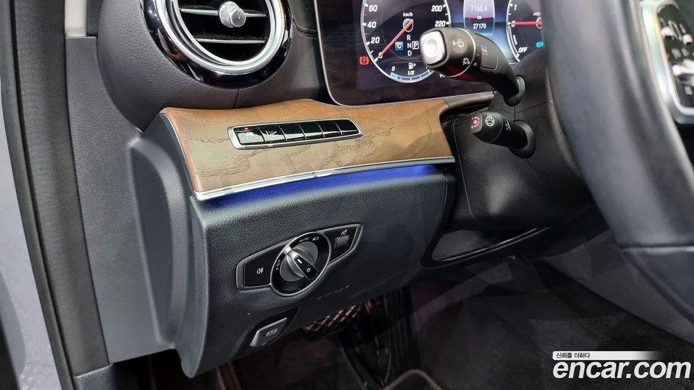 Mercedes-Benz E-Class W213 E300e Exclusive (12.2019)