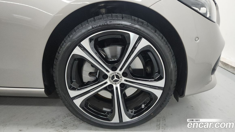 Mercedes-Benz C-Class W206 C300 4MATIC Avangarde (09.2023)