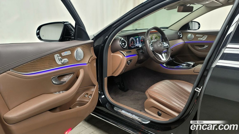 Mercedes-Benz E-Class W213 E300e 4MATIC Exclusive (04.2020)