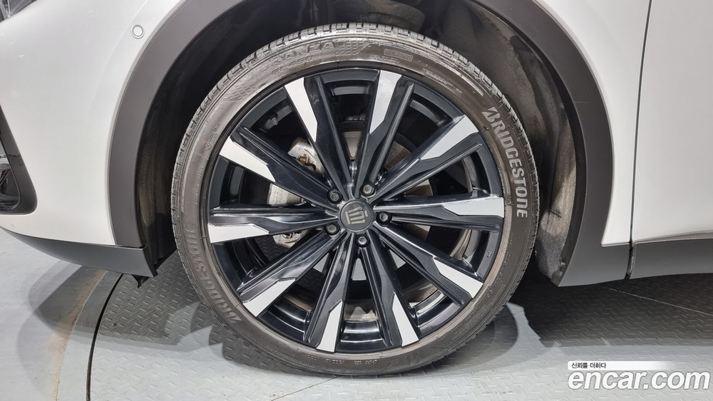 Toyota Crown Crossover 2.4 4WD Dual Boost Hybrid (11.2023)