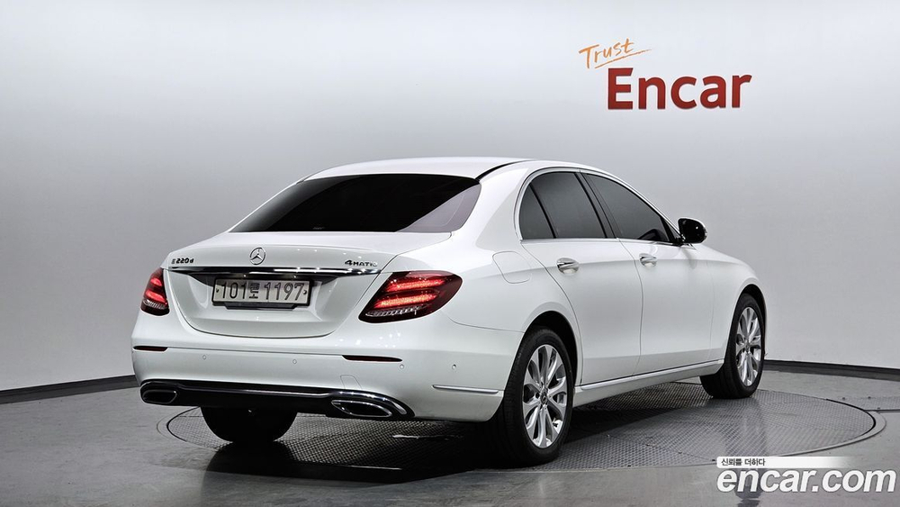 Mercedes-Benz E-Class W213 E220d 4MATIC Exclusive (06.2020)