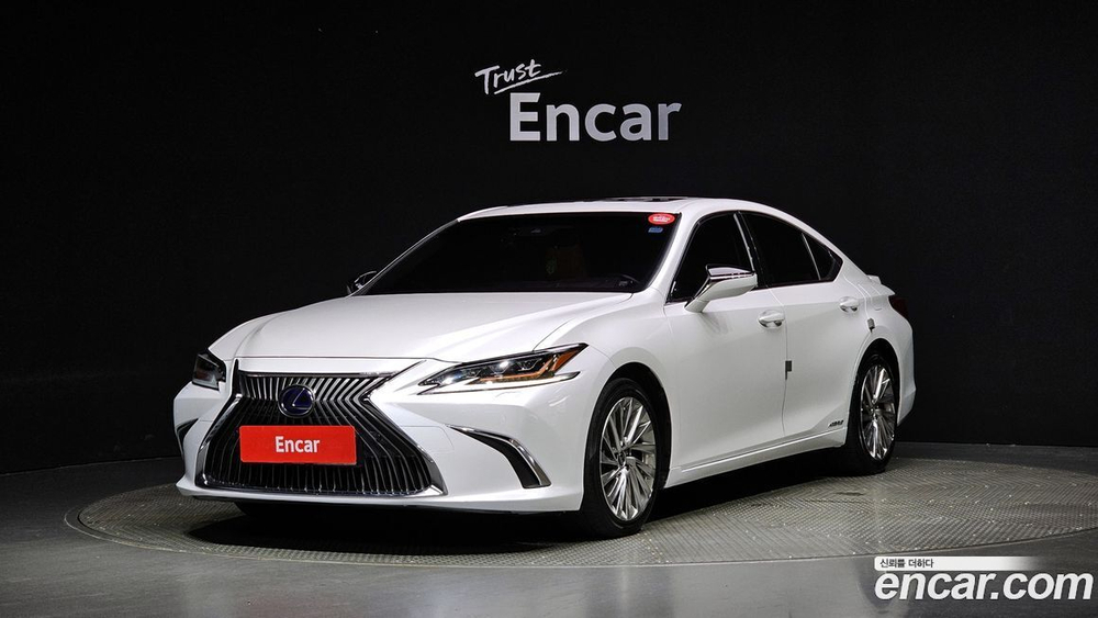 Lexus ES300h 7 Generation Executive (01.2020)