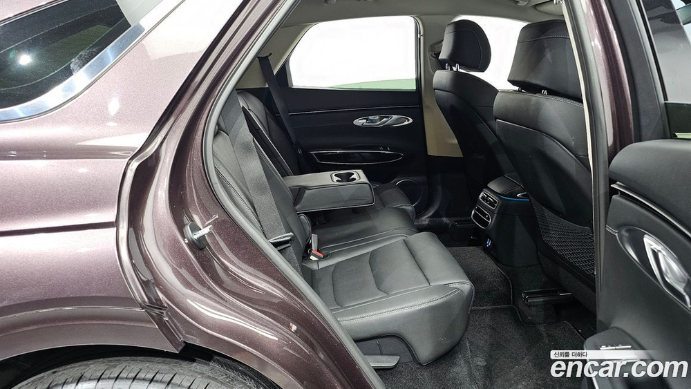 Genesis GV70 2.5T Бензин 2WD (04.2022)