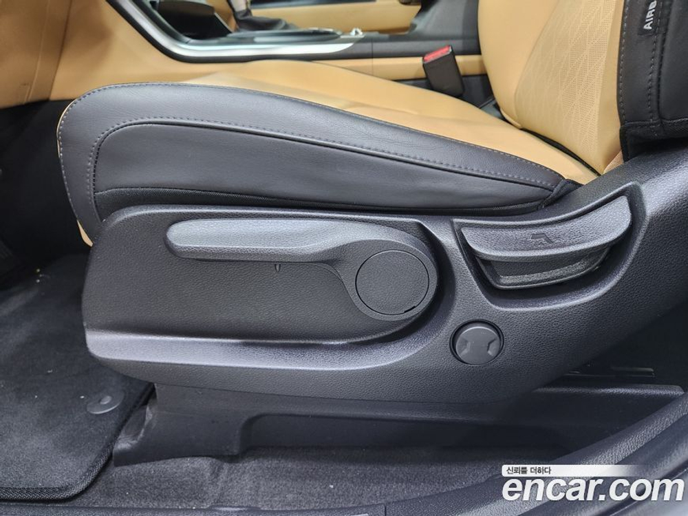 Kia Carnival (Sedona) 4 Generation Бензин 9-и местный Prestige (07.2022)