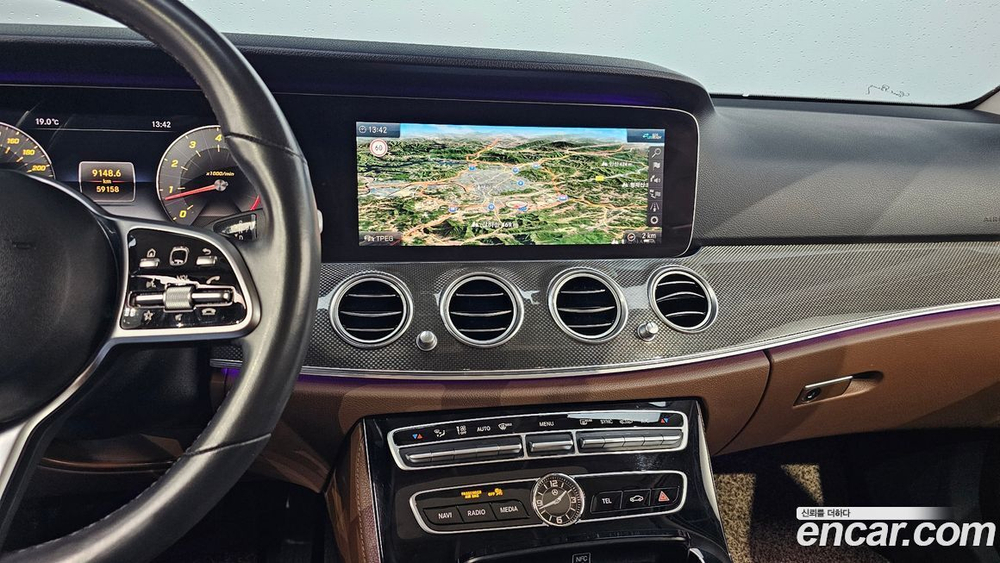 Mercedes-Benz E-Class W213 E300 4MATIC AMG Line (04.2020)