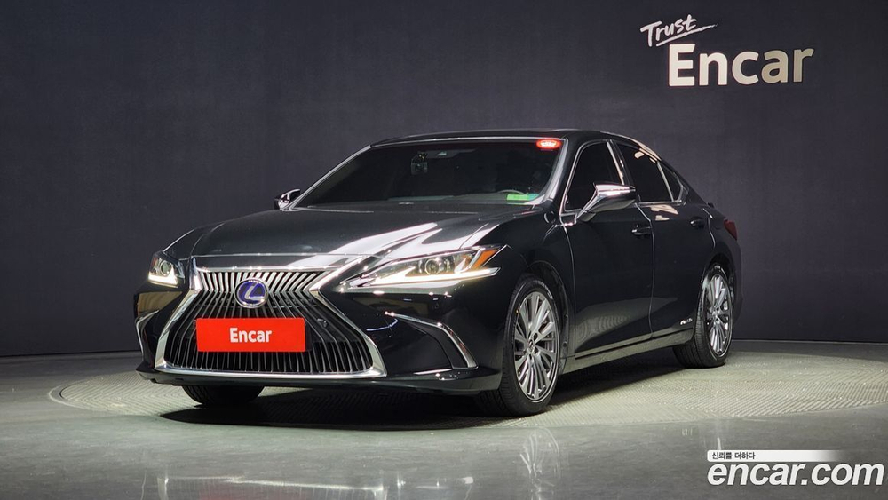 Lexus ES300h 7 Generation Luxury (02.2020)