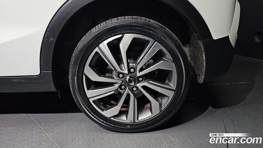 KG Mobility (Ssangyong) Very New Tivoli Дизель 1.6 2WD (06.2020)