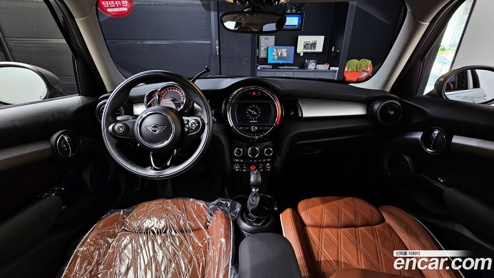 Mini Cooper 5 дверей Pure 버건디 Editions (09.2019)