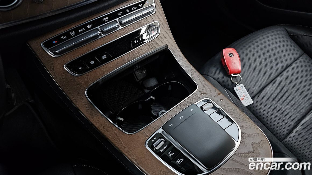 Mercedes-Benz E-Class W213 E300e 4MATIC Exclusive (01.2021)