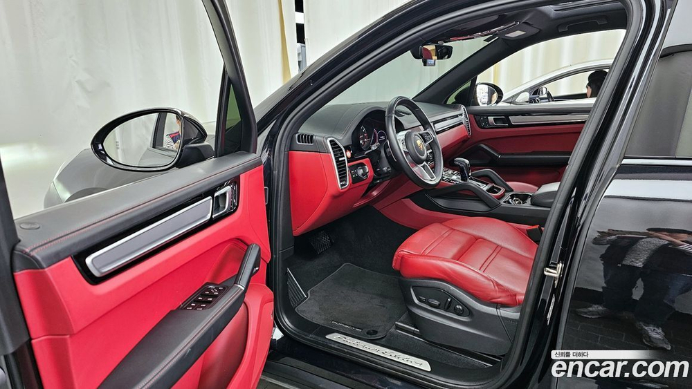 Porsche Cayenne (PO536) 3.0 Platinum Editions (10.2022)